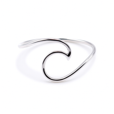 Elegante Anillo Ola - Diseño Fluido y Moderno para Un Toque Único
